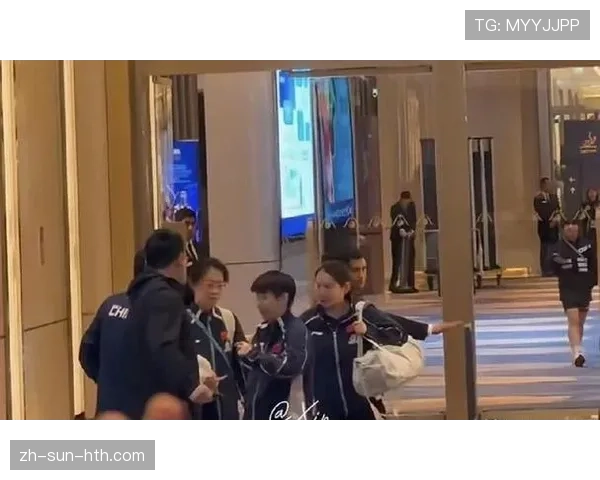 何卓佳训练完直接拎包去商场刷空卡，这姐的日常比偶像剧还敢花